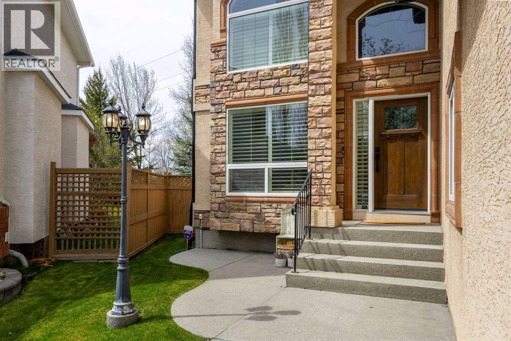 22 Strathridge Court SW, Calgary, Alberta  T3H 4M2 - Photo 3 - A2313679