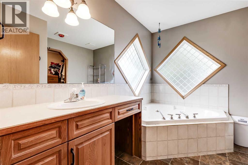 19 Madison Court, Strathmore, Alberta  T1P 1M5 - Photo 10 - A2313326