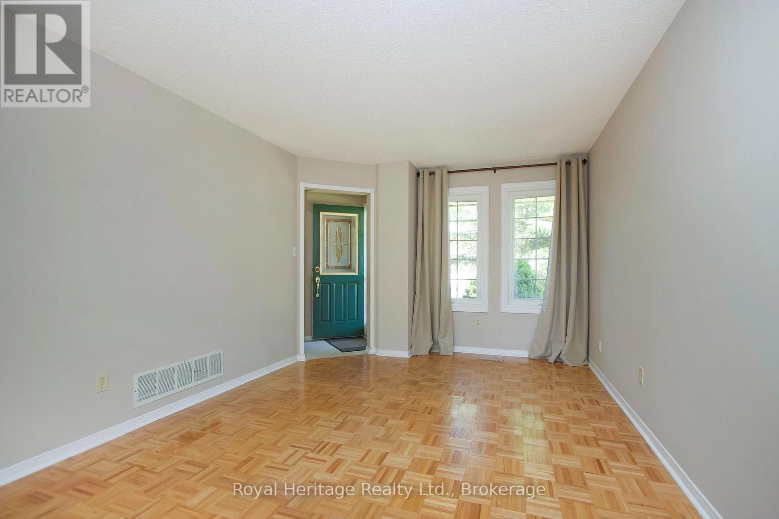 27 Furrow Drive, Whitby (Rolling Acres), Ontario  L1R 1Y6 - Photo 4 - E13160516
