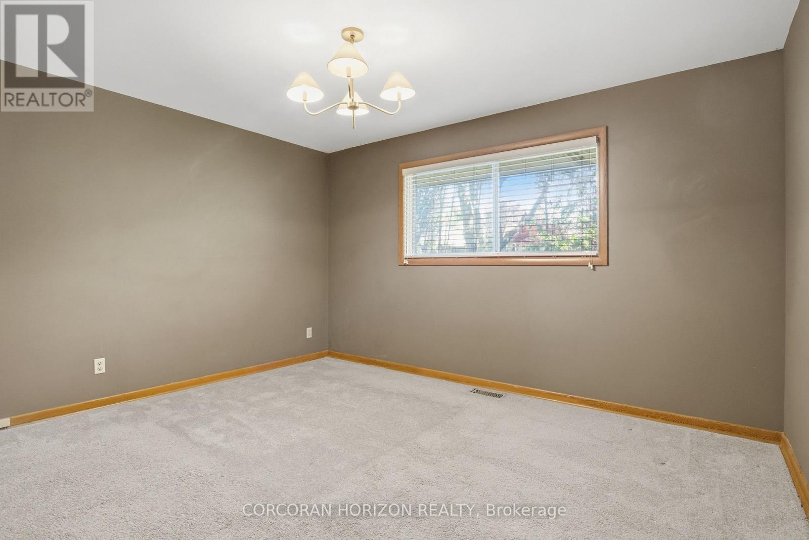 34 Yule Place, Kitchener, Ontario  N2B 2J8 - Photo 17 - X13146524
