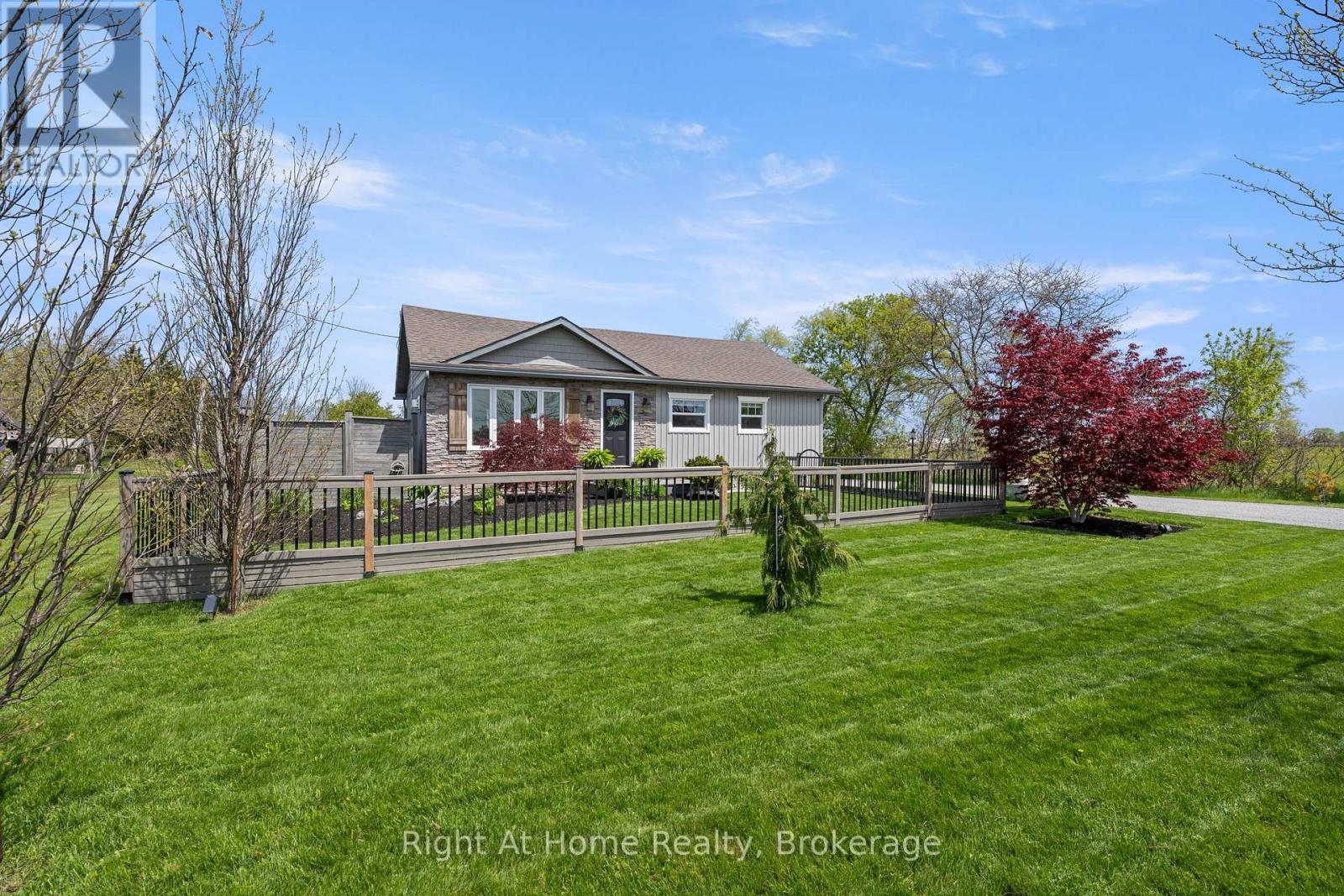 1483 Fifth Ave Louth, St. Catharines, Ontario  L2R 6P7 - Photo 2 - X13131000