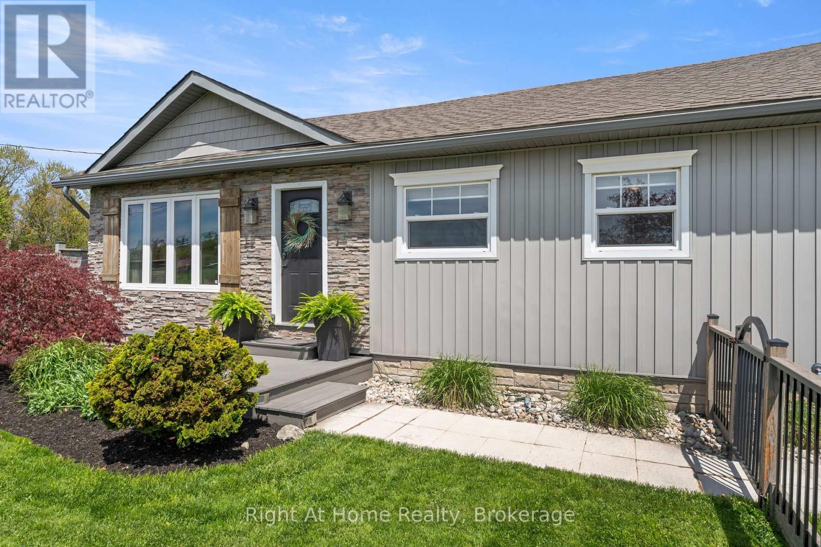 1483 Fifth Ave Louth, St. Catharines, Ontario  L2R 6P7 - Photo 7 - X13131000