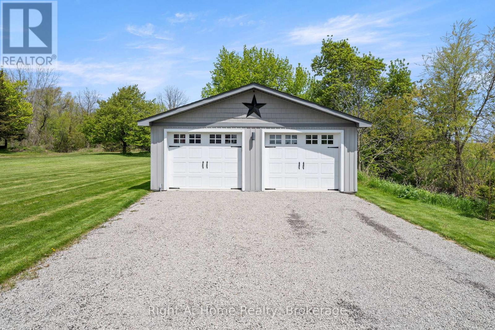1483 Fifth Ave Louth, St. Catharines, Ontario  L2R 6P7 - Photo 3 - X13131000