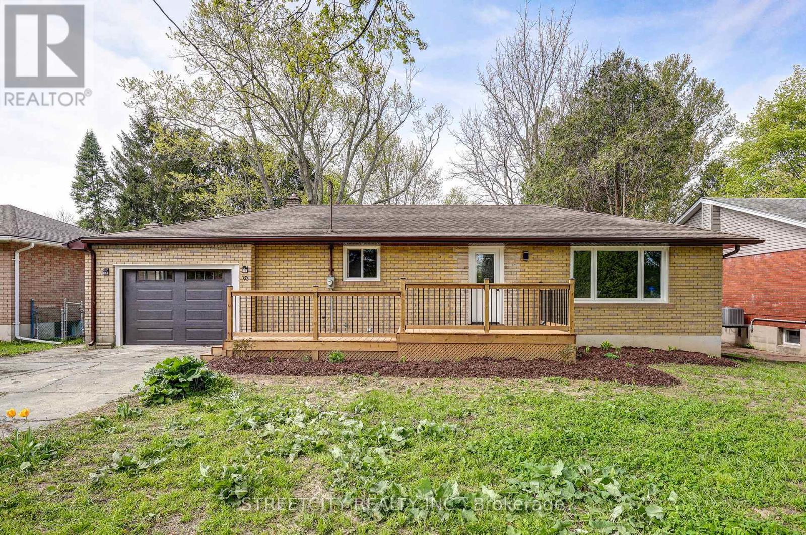 10 VINEDEN DRIVE, Central Elgin, Ontario