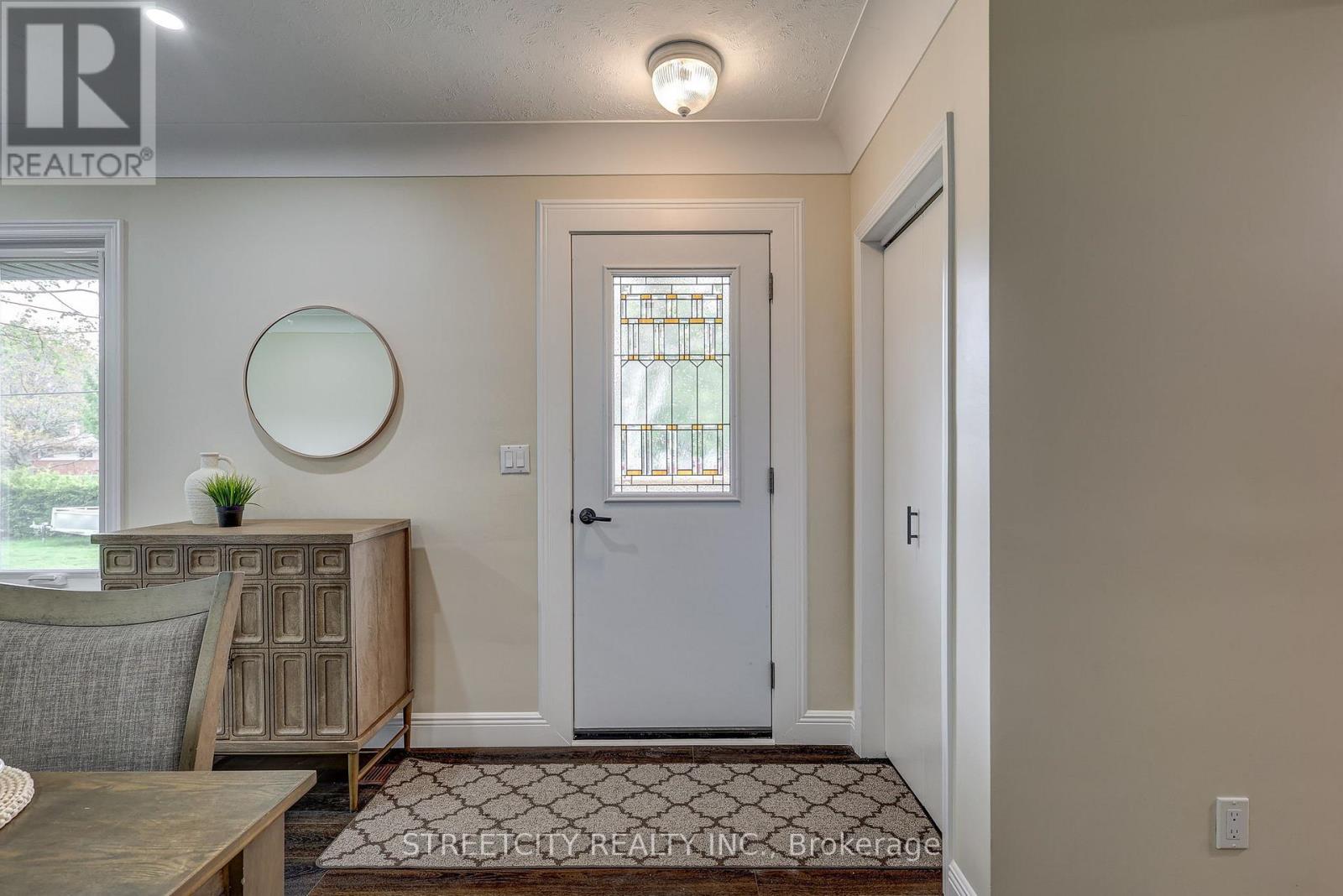 10 Vineden Drive, Central Elgin, Ontario  N5P 2M6 - Photo 4 - X13160392
