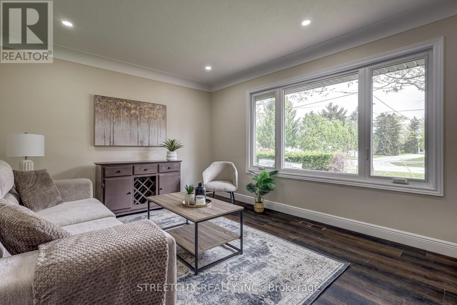 10 Vineden Drive, Central Elgin, Ontario  N5P 2M6 - Photo 5 - X13160392