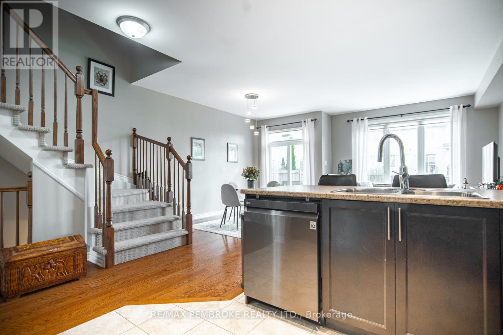 15 Mcnamara Street, Petawawa, Ontario  K8H 0C4 - Photo 10 - X13160620