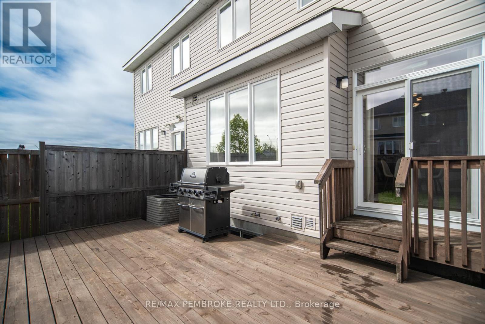 15 Mcnamara Street, Petawawa, Ontario  K8H 0C4 - Photo 36 - X13160620