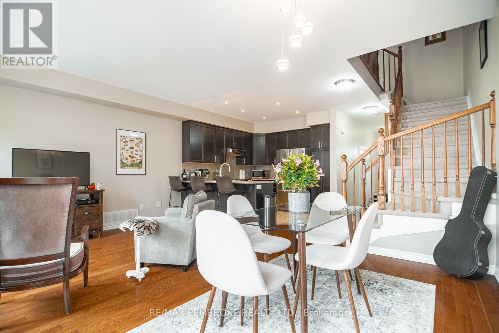 15 Mcnamara Street, Petawawa, Ontario  K8H 0C4 - Photo 6 - X13160620