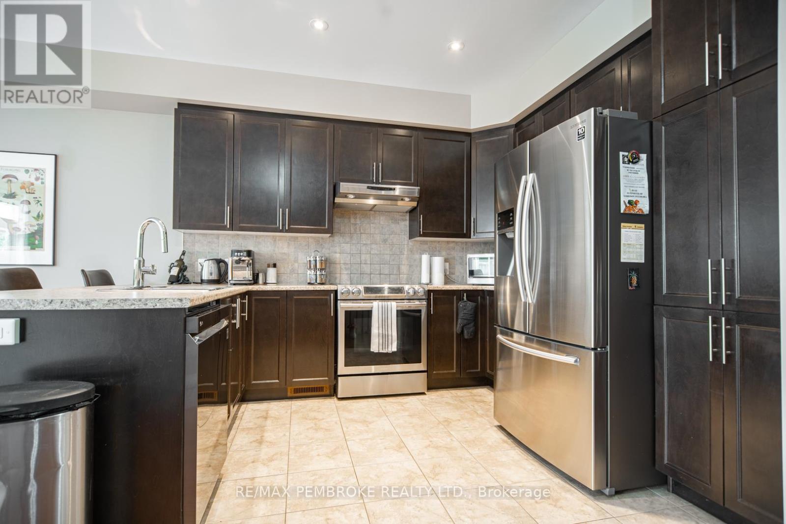 15 Mcnamara Street, Petawawa, Ontario  K8H 0C4 - Photo 8 - X13160620