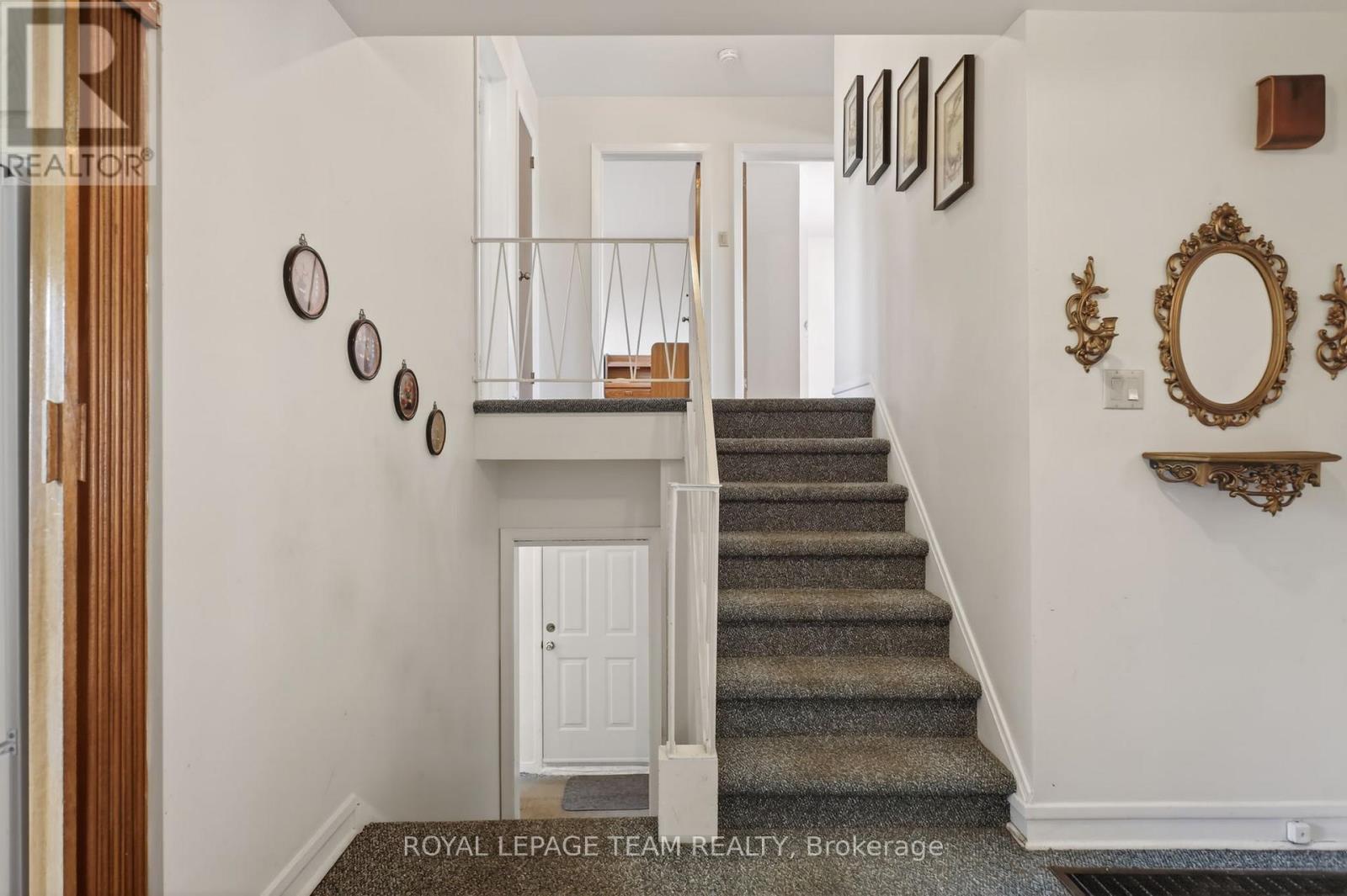 658 Tillbury Avenue W, Ottawa, Ontario  K2A 1A1 - Photo 13 - X13160668