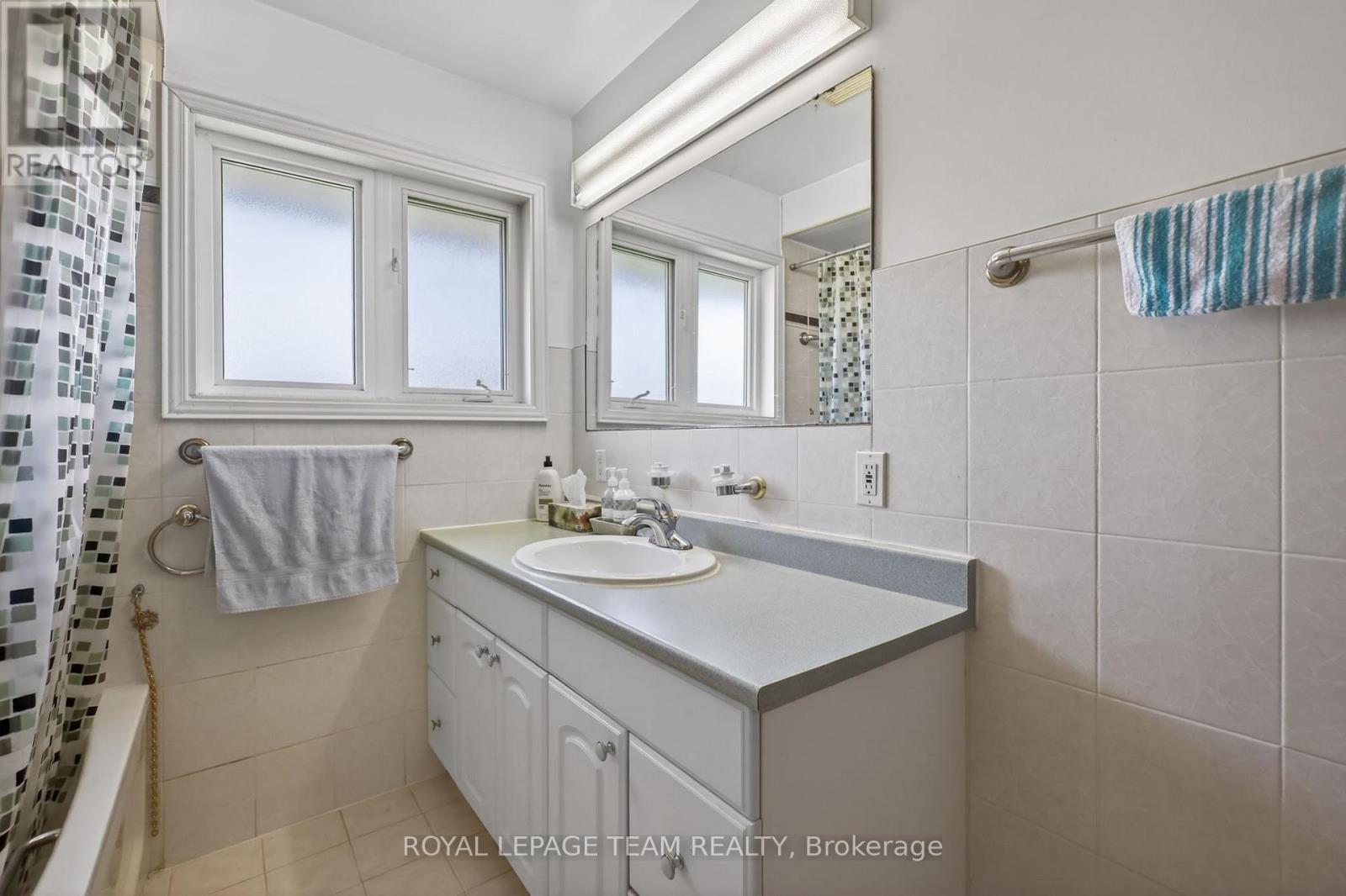 658 Tillbury Avenue W, Ottawa, Ontario  K2A 1A1 - Photo 17 - X13160668