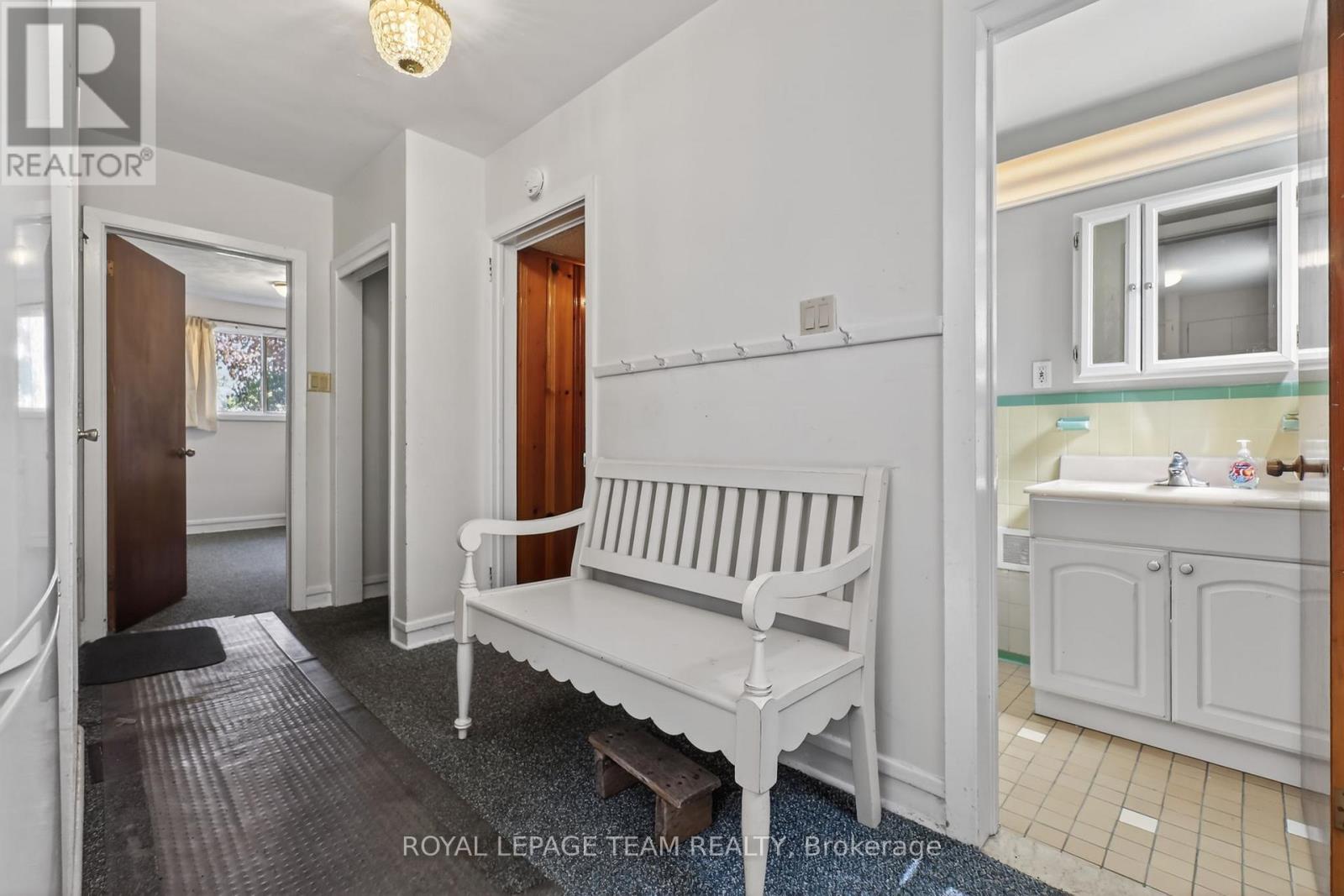 658 Tillbury Avenue W, Ottawa, Ontario  K2A 1A1 - Photo 19 - X13160668