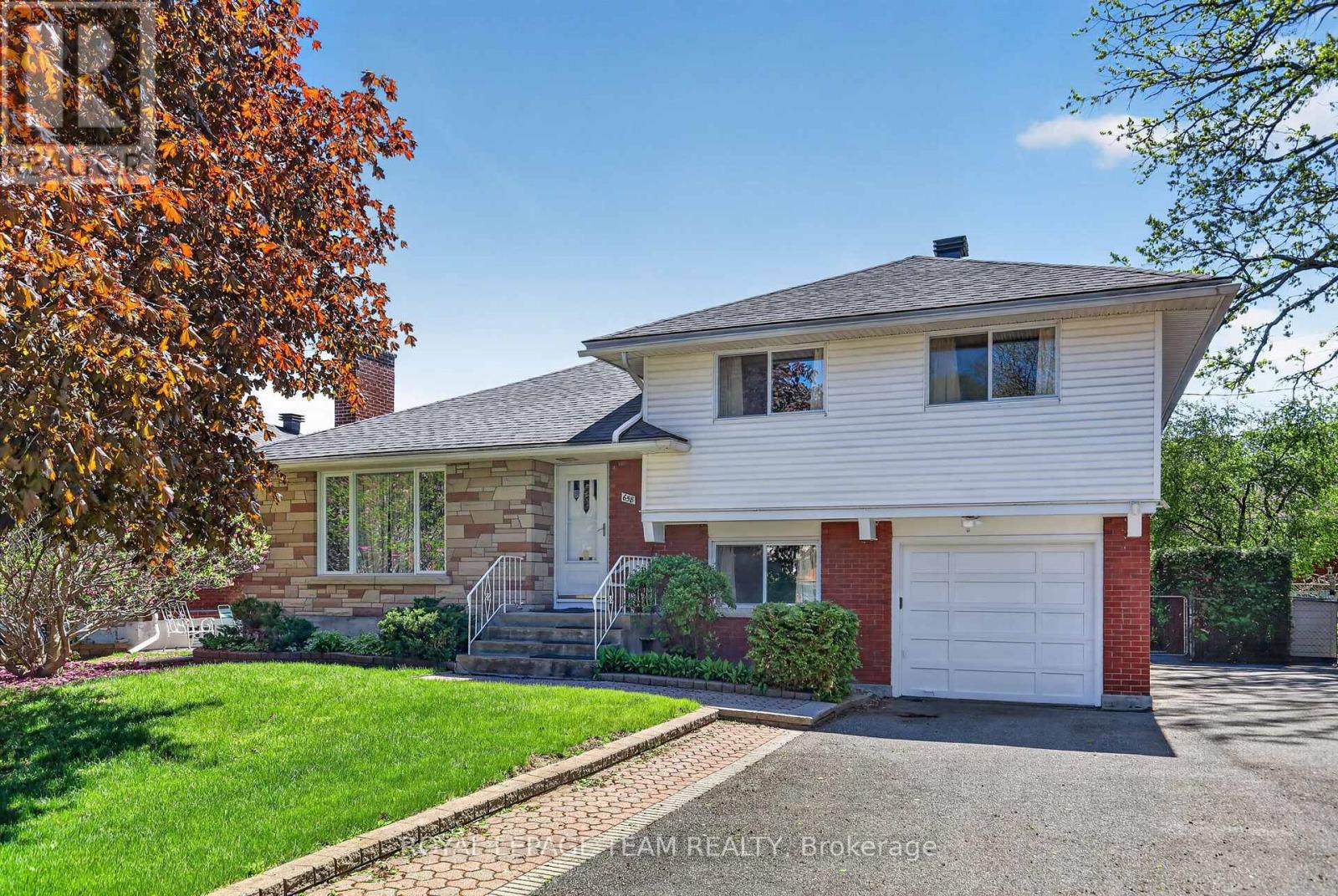 658 Tillbury Avenue W, Ottawa, Ontario  K2A 1A1 - Photo 2 - X13160668