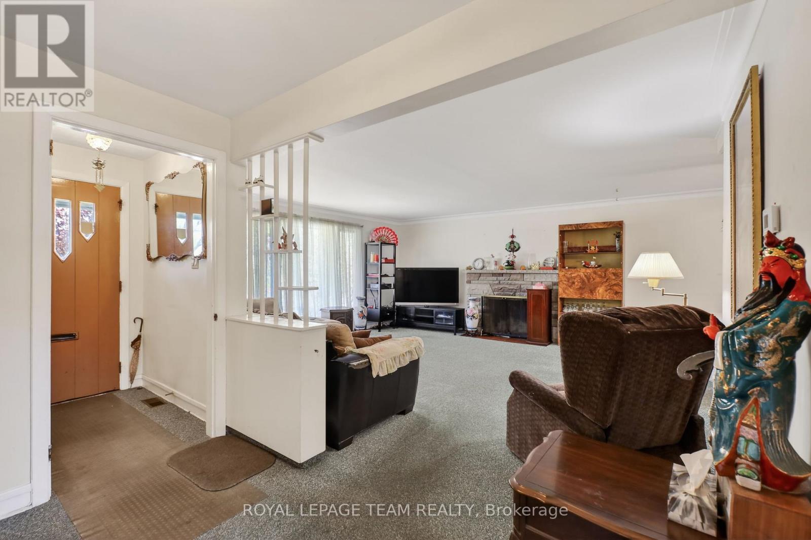 658 Tillbury Avenue W, Ottawa, Ontario  K2A 1A1 - Photo 3 - X13160668