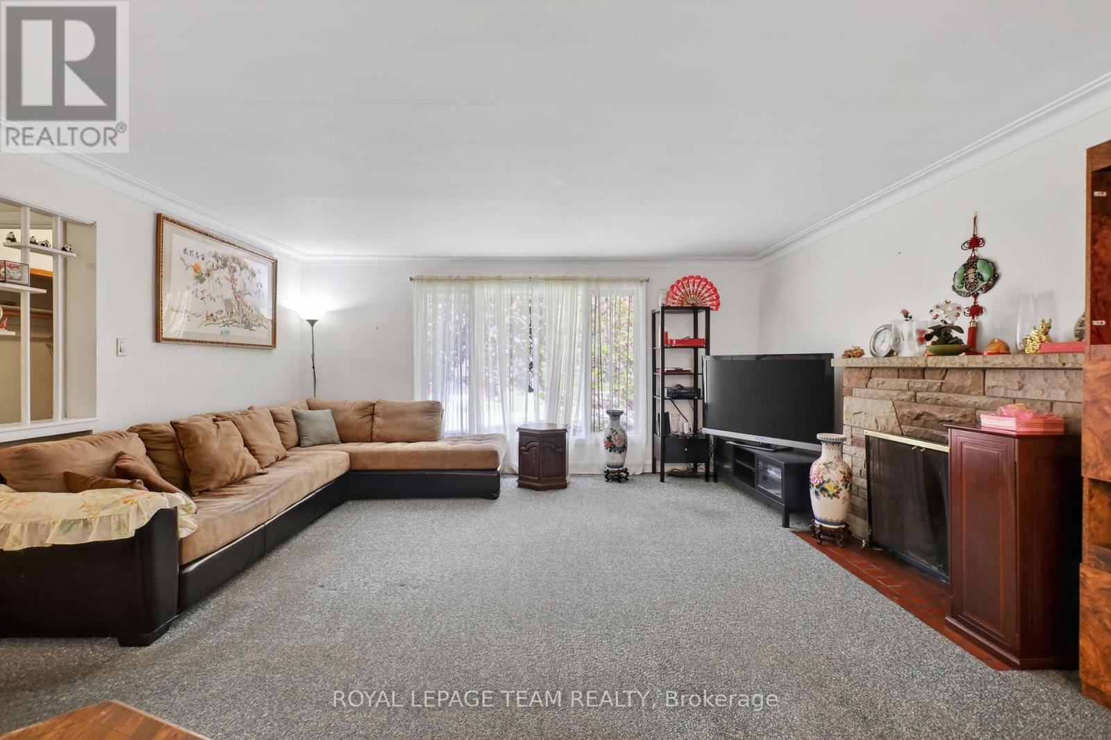 658 Tillbury Avenue W, Ottawa, Ontario  K2A 1A1 - Photo 4 - X13160668