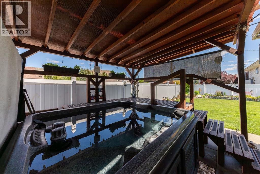 985 Schreiner Street, Kamloops, British Columbia  V2B 5W1 - Photo 16 - 10388471