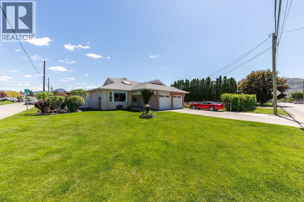 985 Schreiner Street, Kamloops, British Columbia  V2B 5W1 - Photo 1 - 10388471
