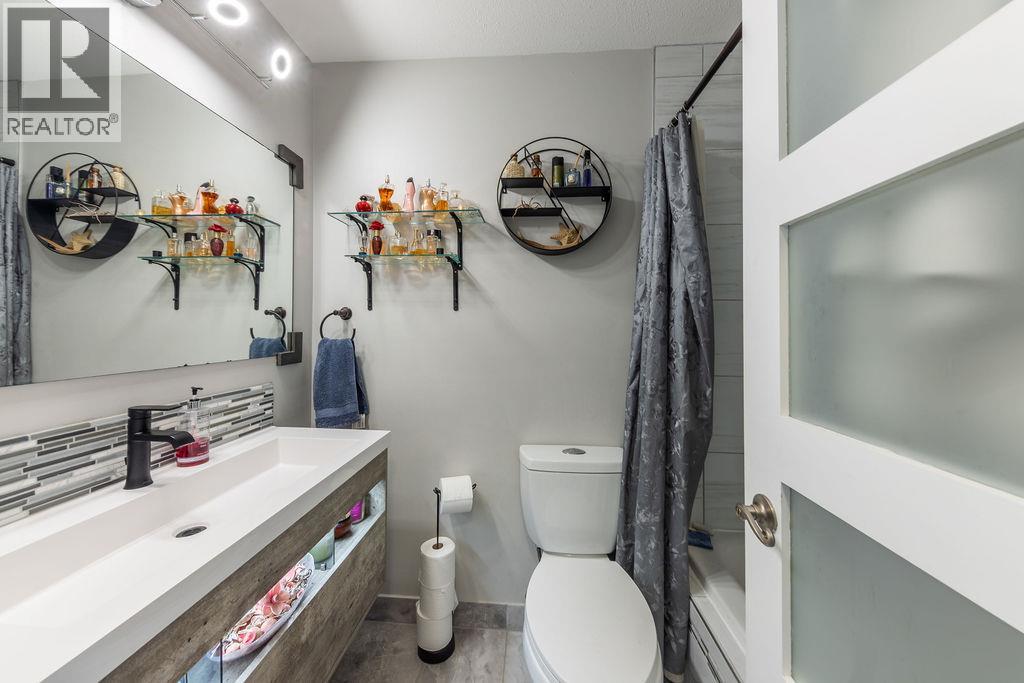 985 Schreiner Street, Kamloops, British Columbia  V2B 5W1 - Photo 41 - 10388471