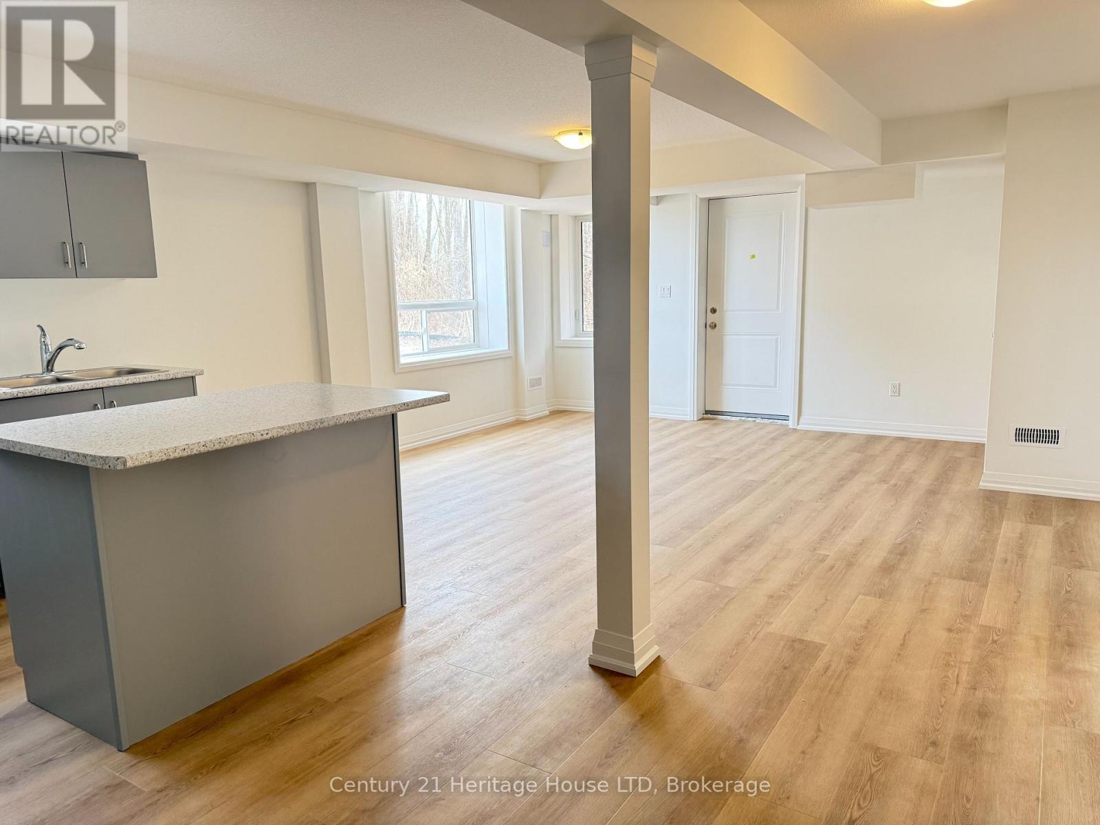 736 Burwell Street, Fort Erie, Ontario L2A 0E2 - Photo 3 - X13160304
