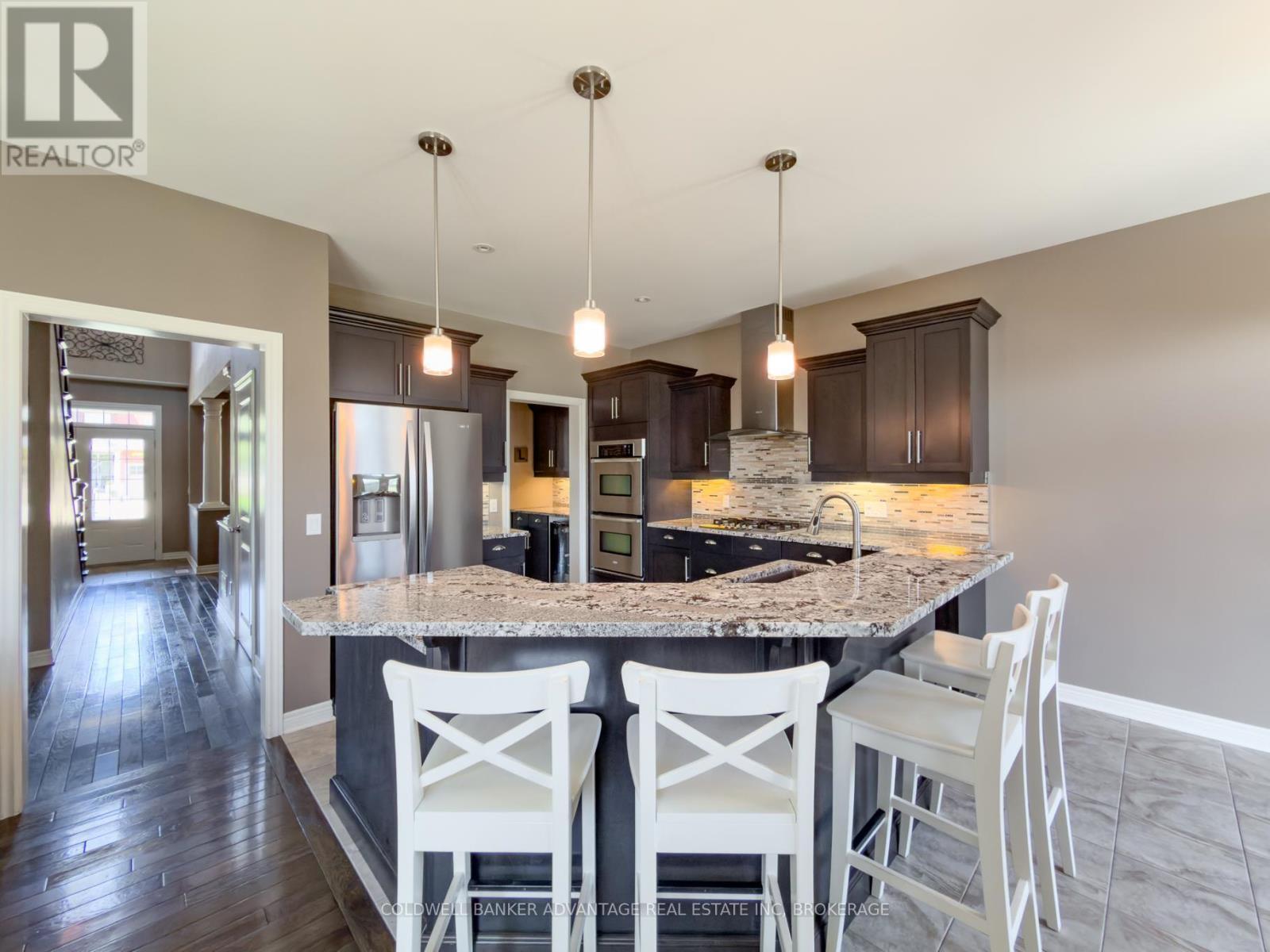 336 Creekside Drive, Welland, Ontario  L3C 0B6 - Photo 7 - X13160644