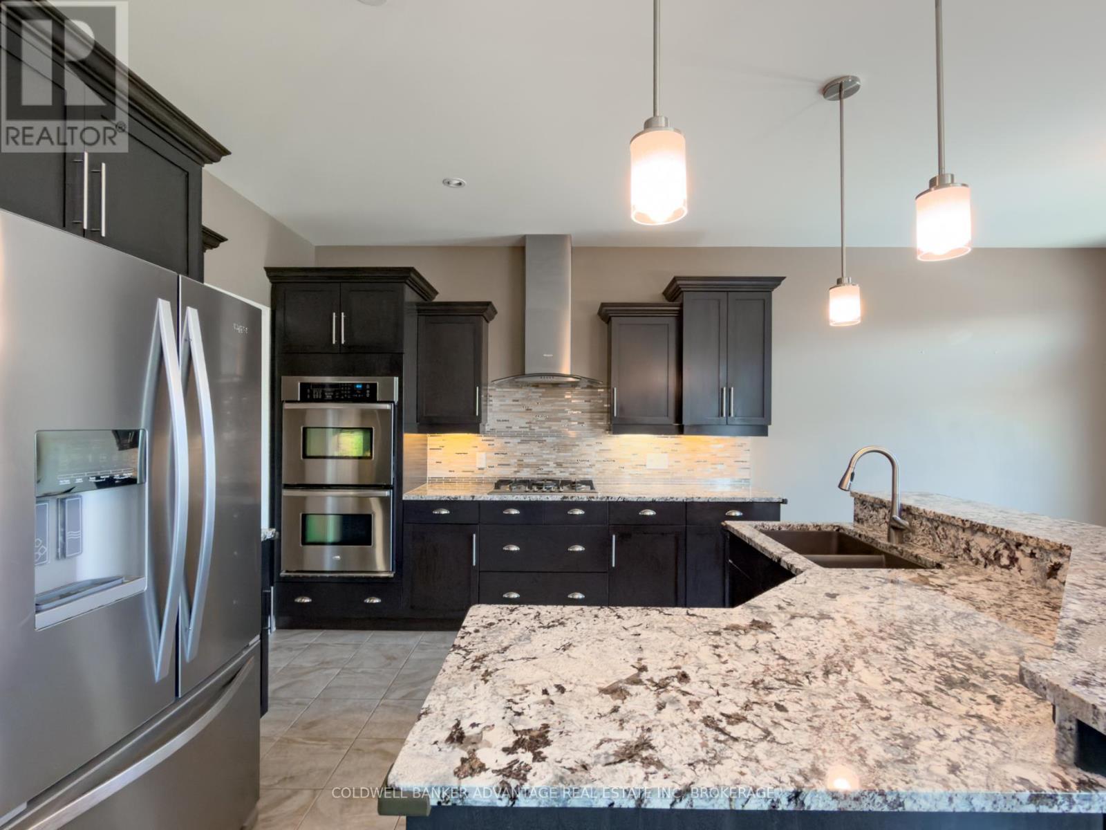 336 Creekside Drive, Welland, Ontario  L3C 0B6 - Photo 9 - X13160644