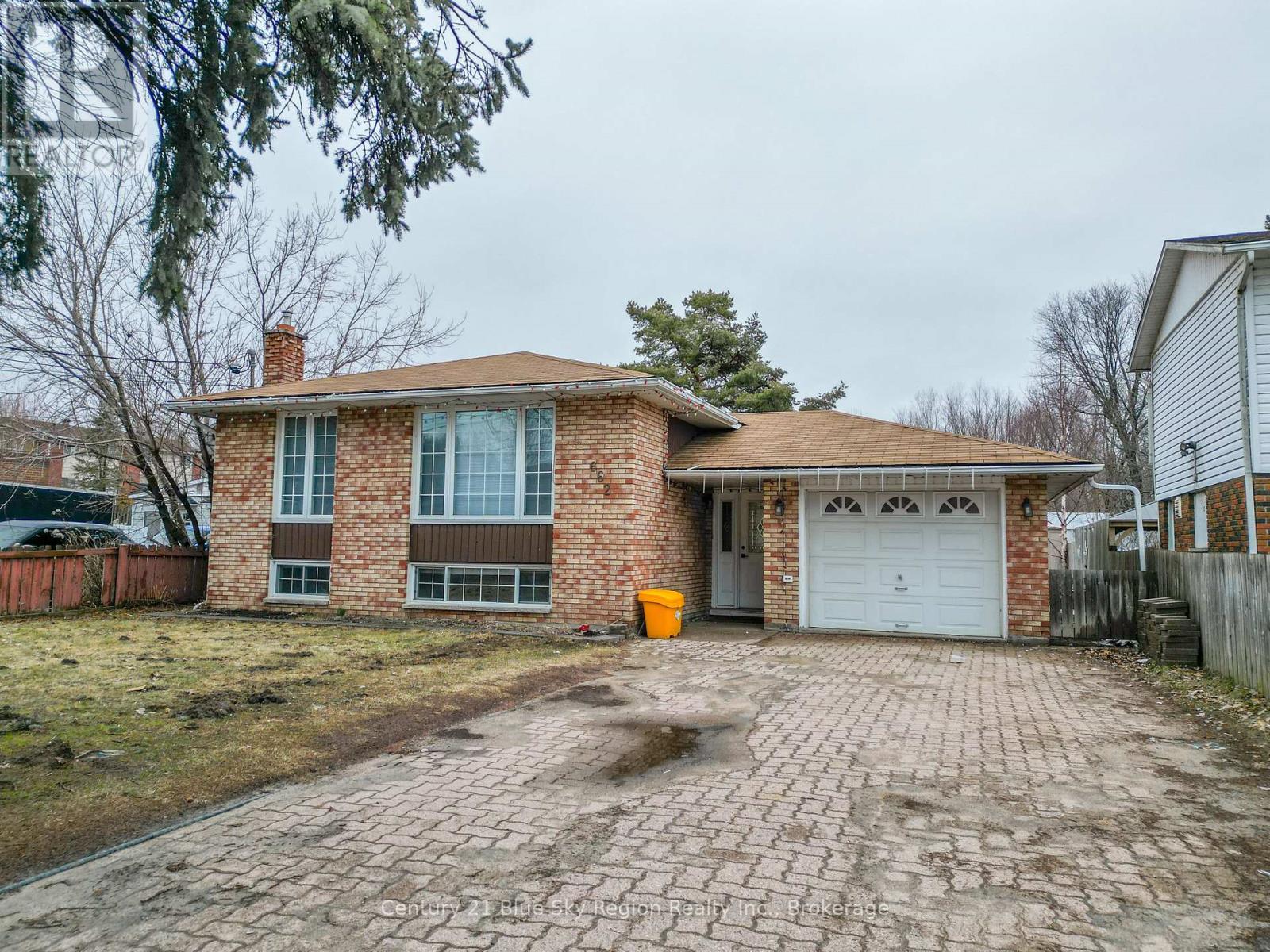 862 Lakeshore Drive, North Bay, Ontario P1A 2G8 - Photo 1 - X13160444