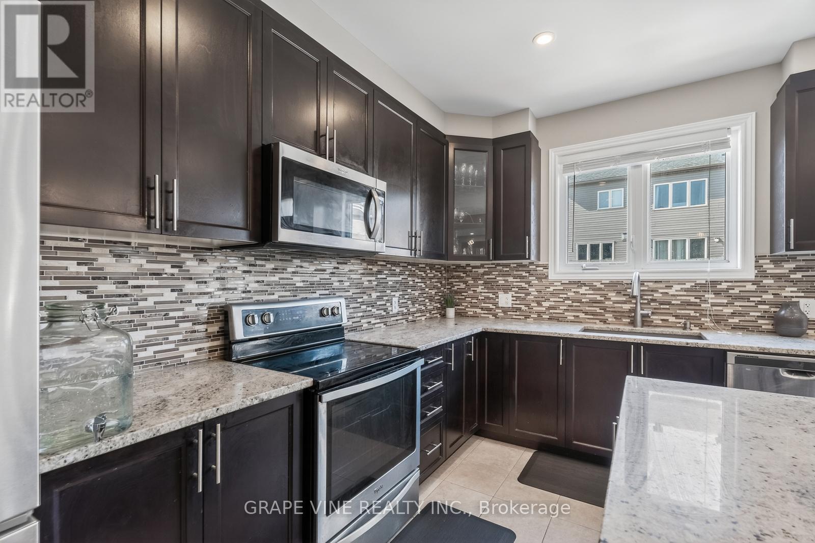 908 Pedigree Street, Ottawa, Ontario  K2S 0Y5 - Photo 14 - X12986036