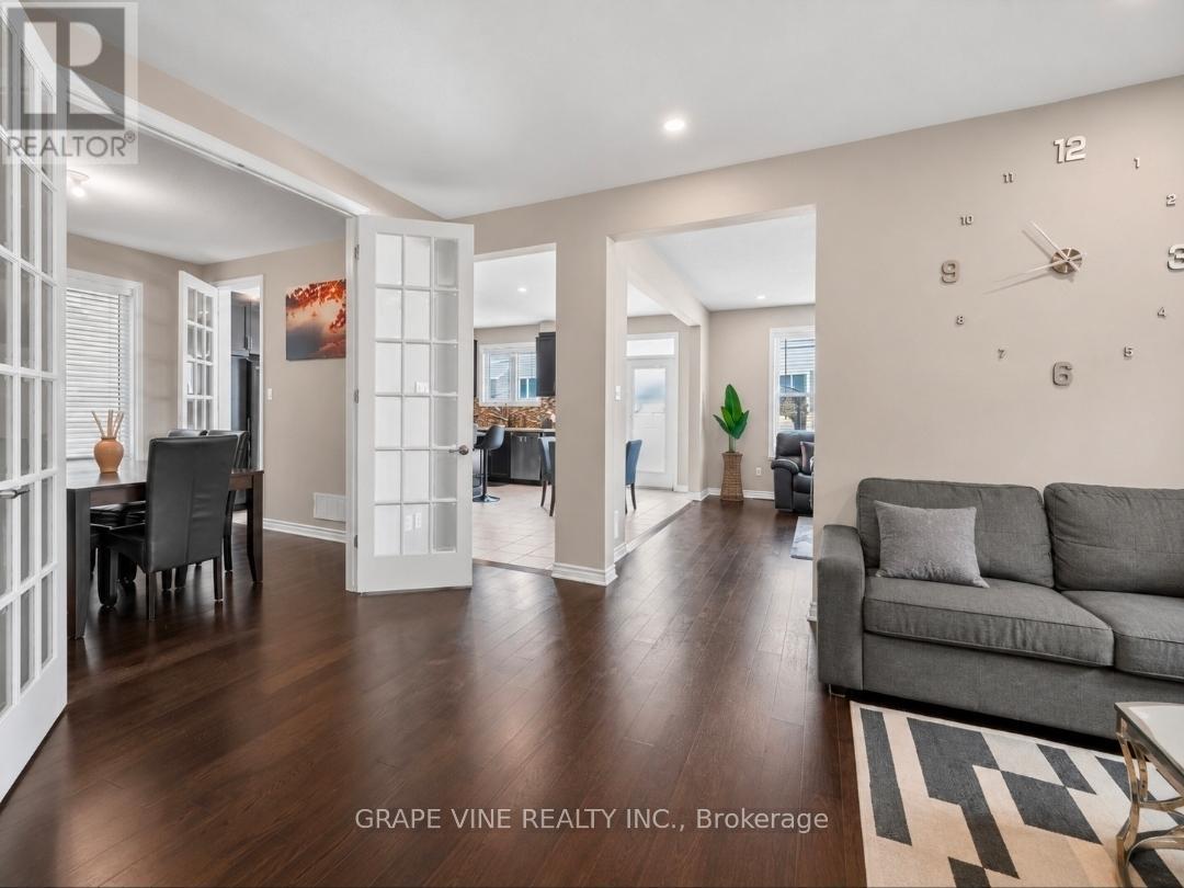 908 Pedigree Street, Ottawa, Ontario  K2S 0Y5 - Photo 7 - X12986036
