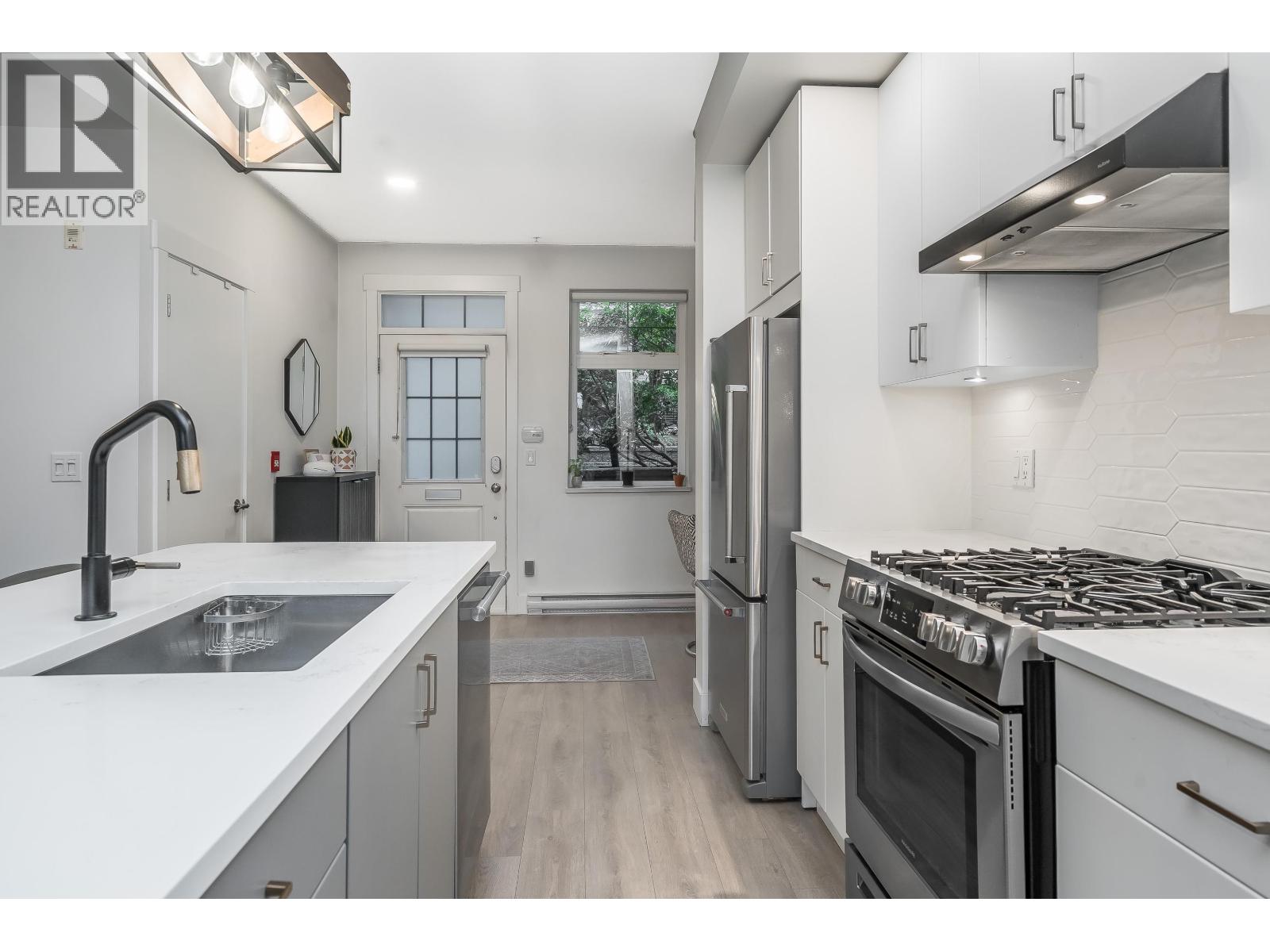 2268 St. George Street, Vancouver, British Columbia  V5T 3R2 - Photo 4 - R3126683