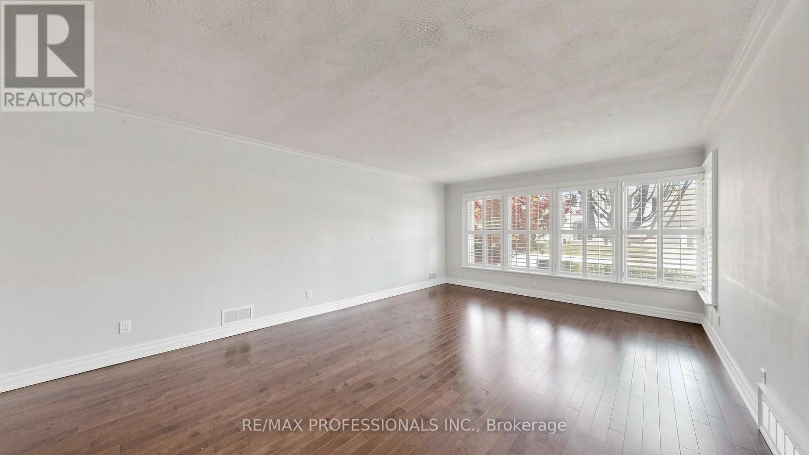 26 Abilene Drive, Toronto, Ontario  M9A 2M8 - Photo 8 - W13152458