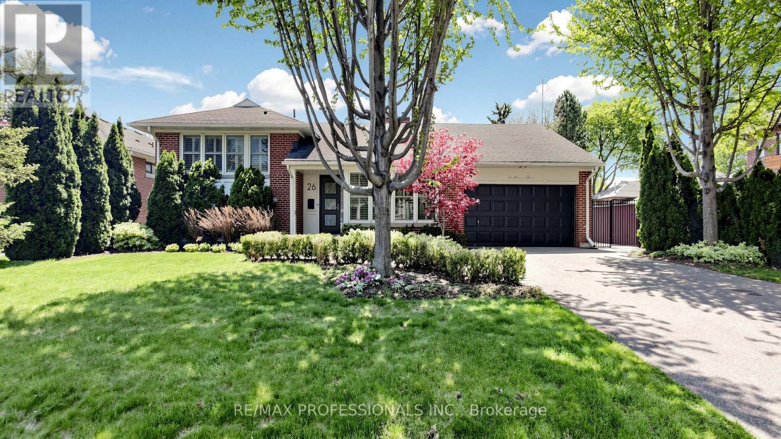 26 Abilene Drive, Toronto, Ontario  M9A 2M8 - Photo 3 - W13152458