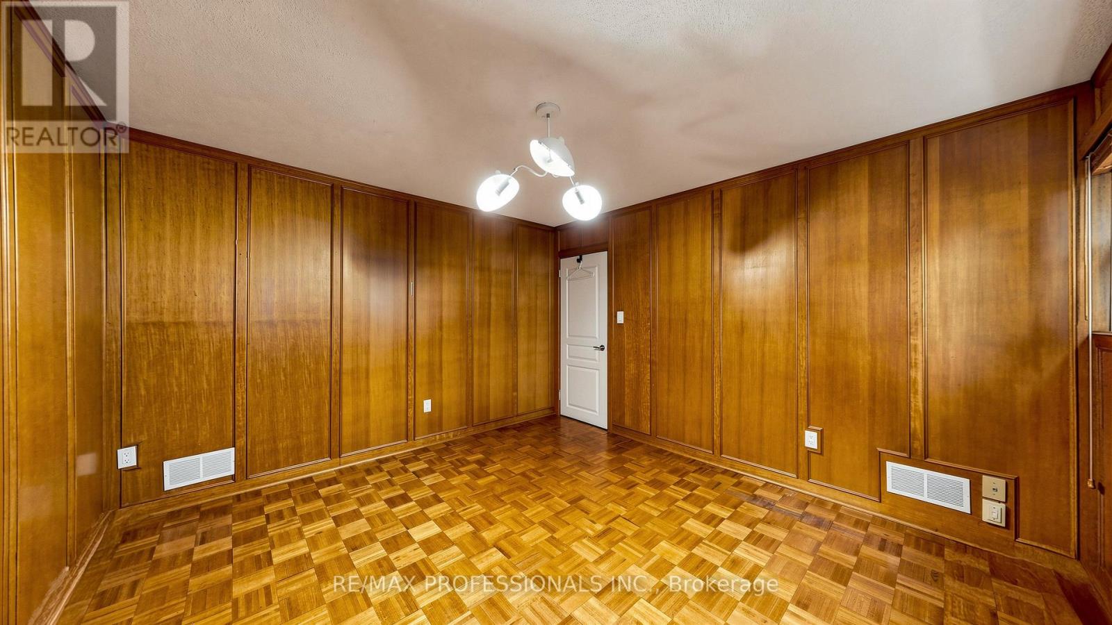 26 Abilene Drive, Toronto, Ontario  M9A 2M8 - Photo 37 - W13152458