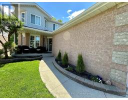 6 ARDWOOD PLACE, Kitchener, Ontario