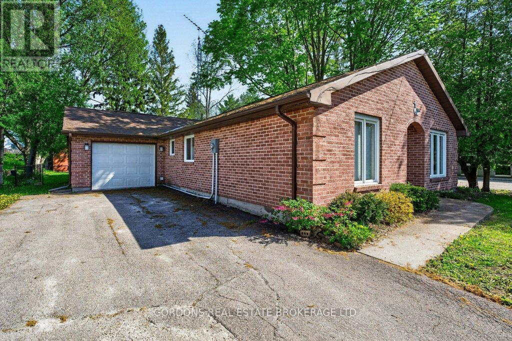 163 Main Street, Leeds And The Thousand Islands, Ontario  K0H 2N0 - Photo 7 - X13160510