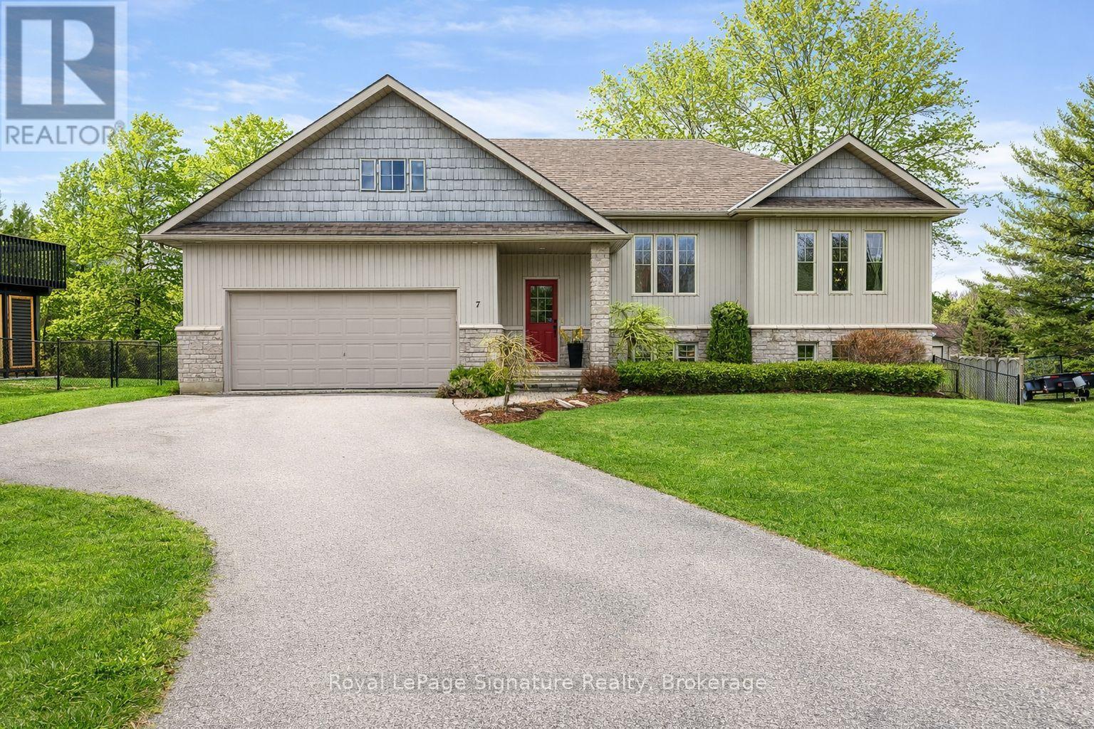 7 Grace Avenue, Meaford, Ontario  N4L 1E7 - Photo 1 - X13160328