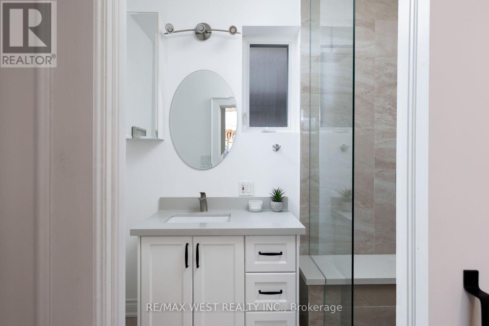 311 St Clair Avenue E, Toronto, Ontario  M4T 1P3 - Photo 15 - C13160316