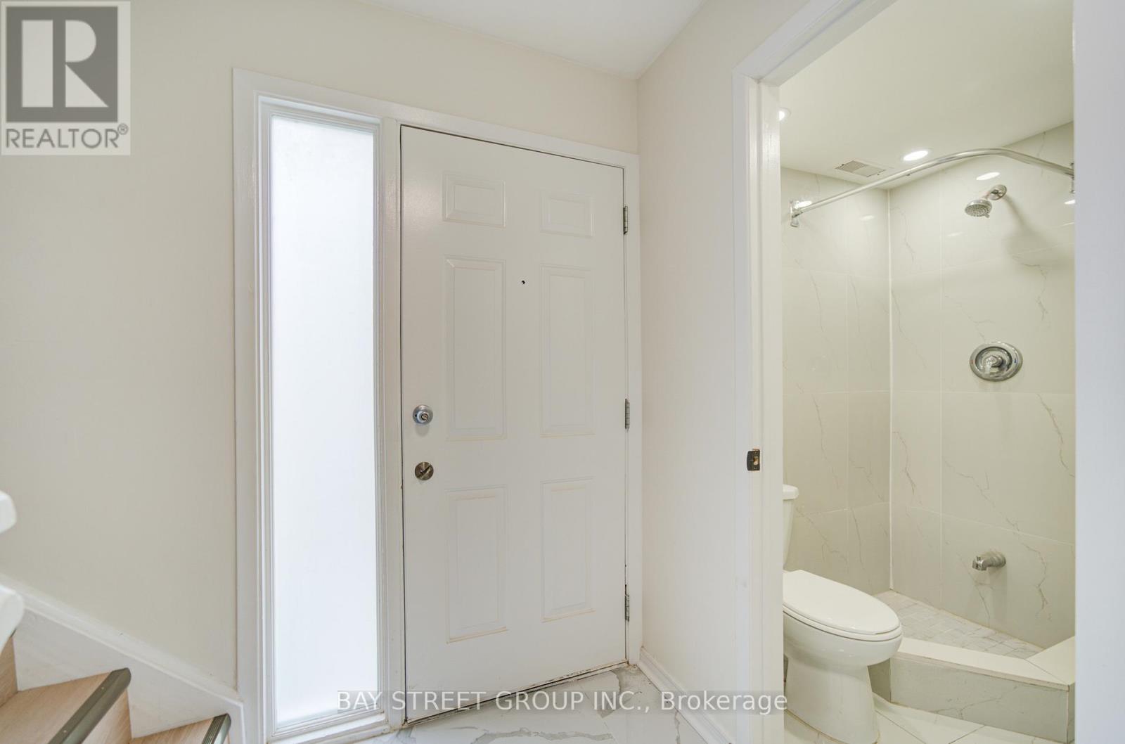 108 Courville Coachway, Toronto, Ontario  M2J 3V7 - Photo 3 - C13160318