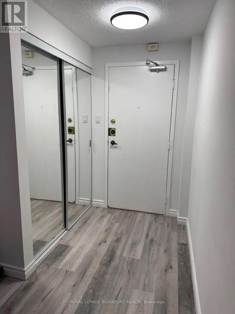 641 - 53 Mccaul Street, Toronto, Ontario  M5T 2W9 - Photo 2 - C13160598