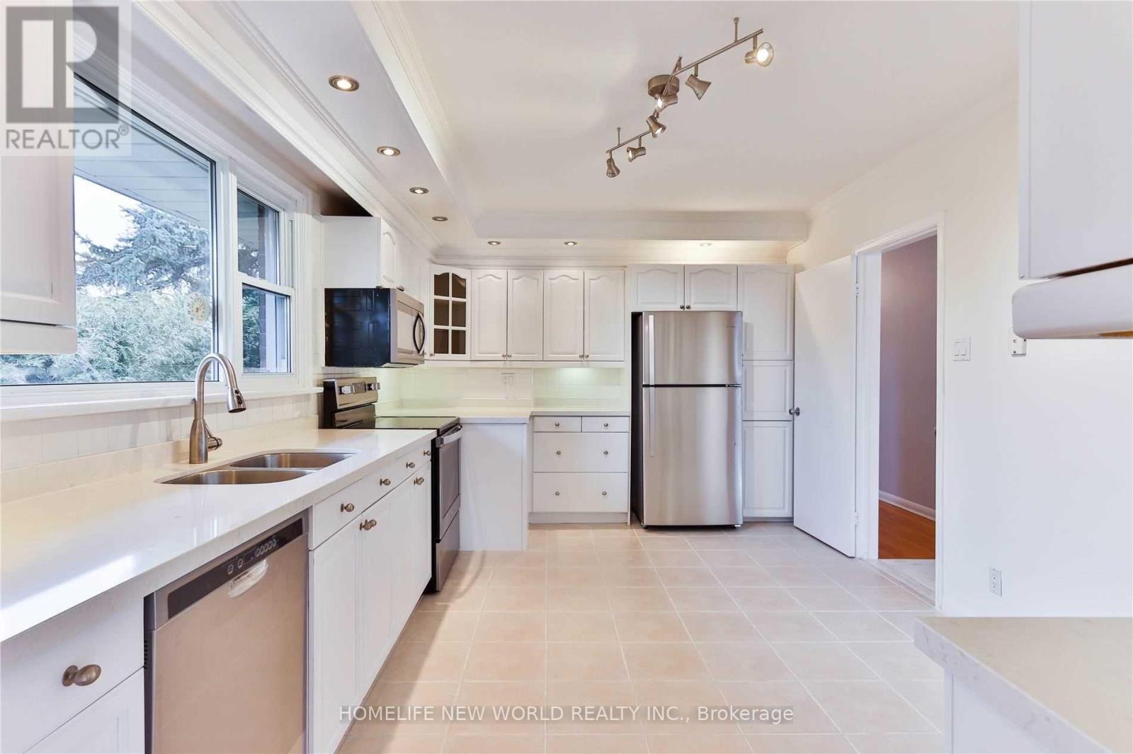 6 Bathford Crescent, Toronto, Ontario  M2J 2S4 - Photo 6 - C13160618