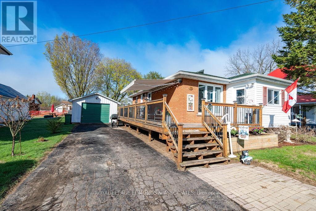 19 ELLIOTT STREET, Whitewater Region, Ontario