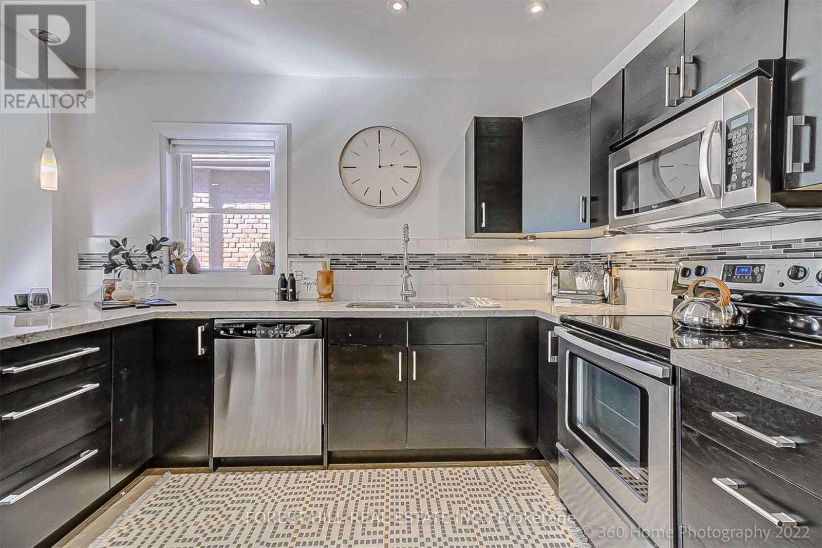 373 Woodbine Avenue, Toronto, Ontario  M4L 3P7 - Photo 13 - E13160574