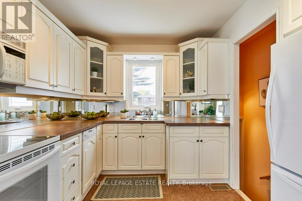 138 August Avenue, Toronto, Ontario  M1L 3N4 - Photo 12 - E13160650
