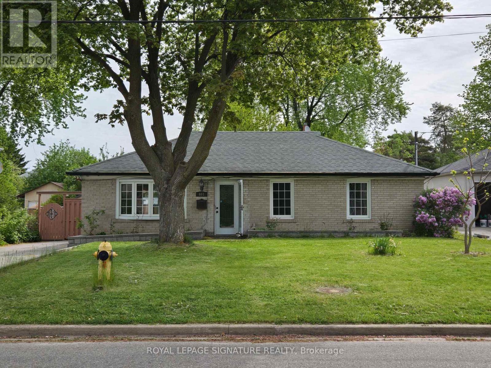 601 CONACHER DRIVE, Toronto, Ontario