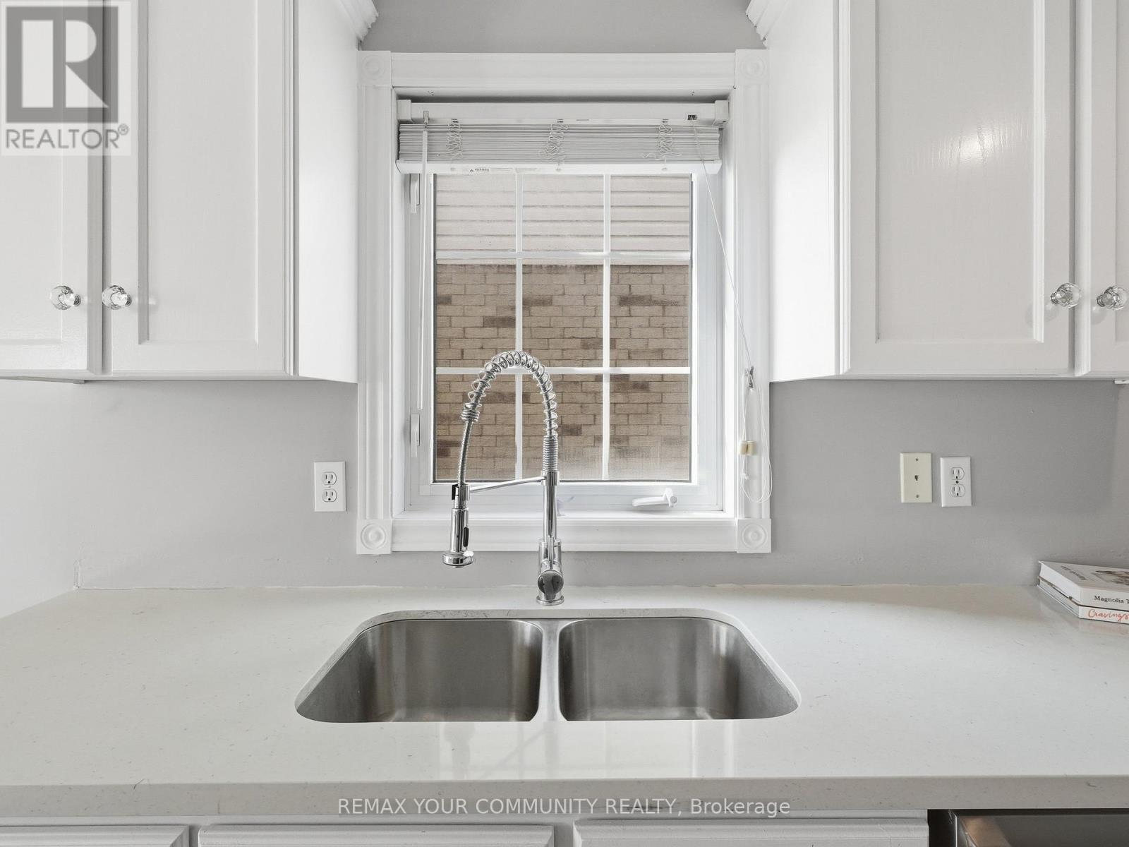 65 Adams Street, Bradford West Gwillimbury, Ontario  L3Z 3E2 - Photo 11 - N13160288