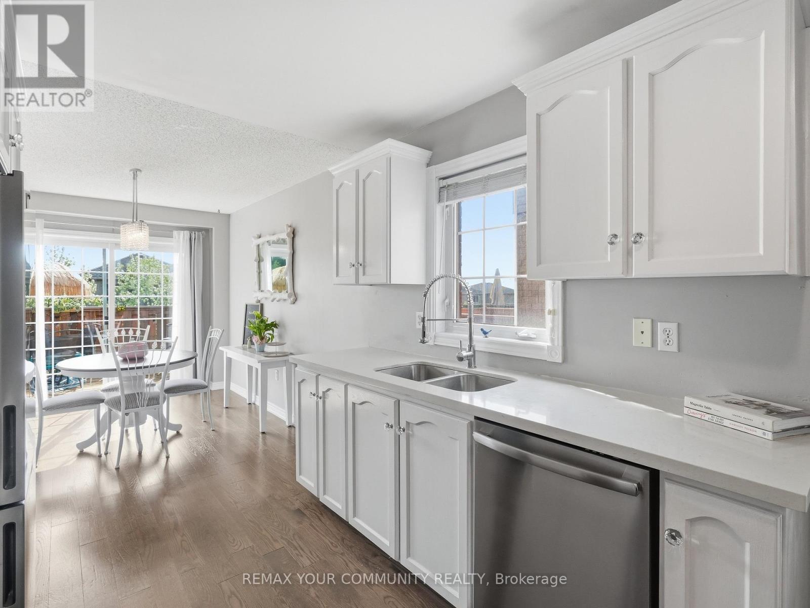 65 Adams Street, Bradford West Gwillimbury, Ontario  L3Z 3E2 - Photo 7 - N13160288