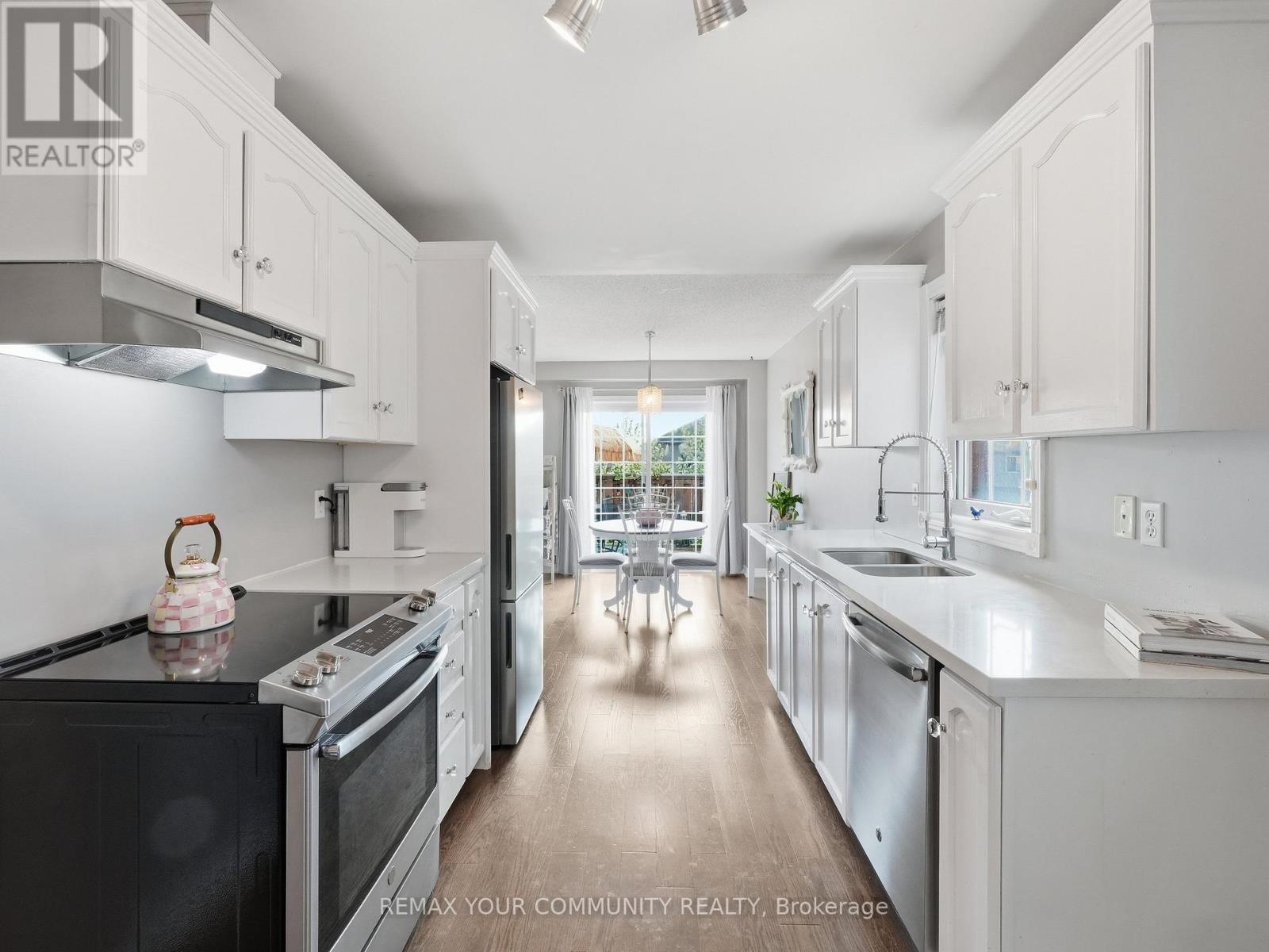 65 Adams Street, Bradford West Gwillimbury, Ontario  L3Z 3E2 - Photo 8 - N13160288