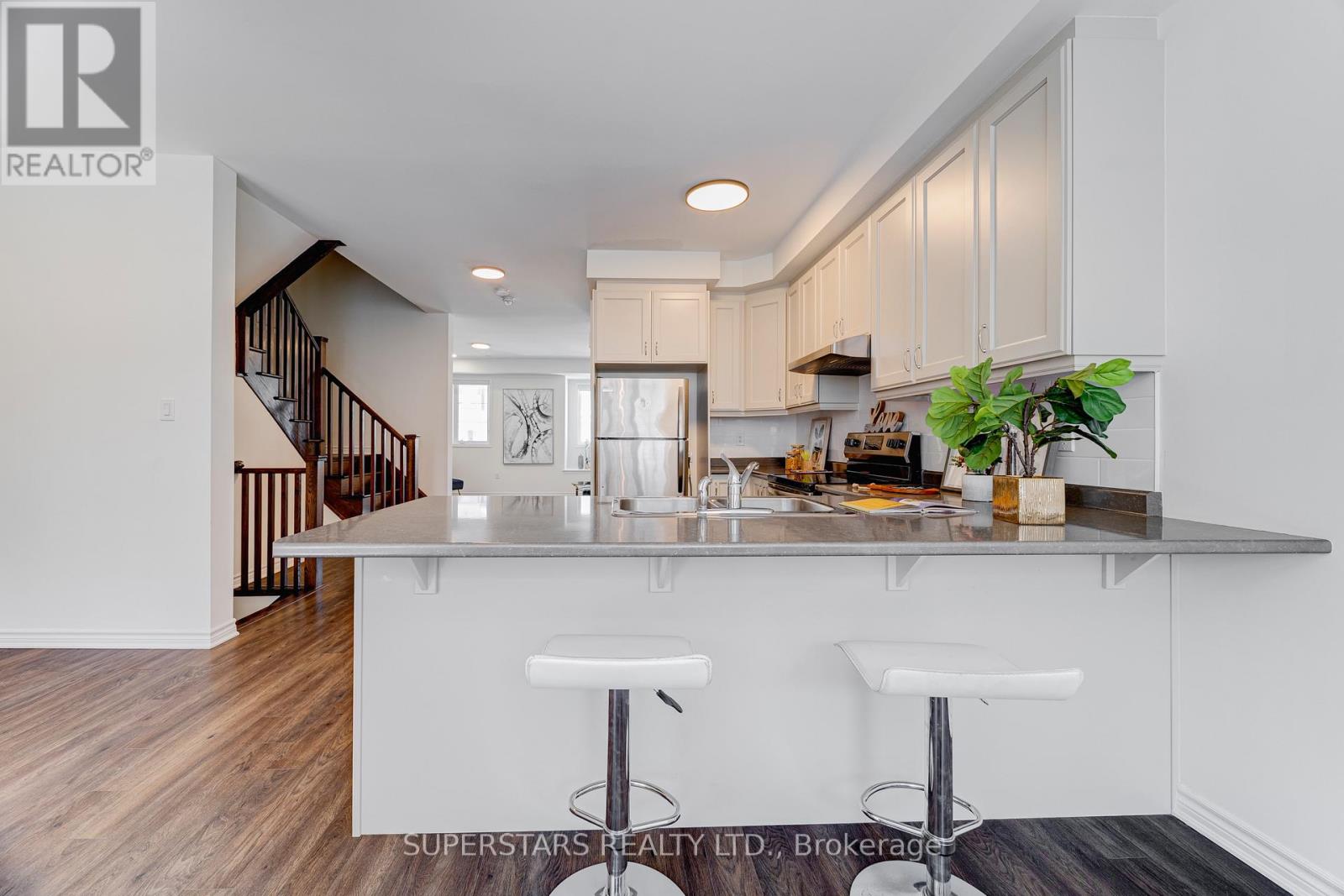 241 Rustle Woods Avenue, Markham, Ontario  L6B 1M7 - Photo 8 - N13160300