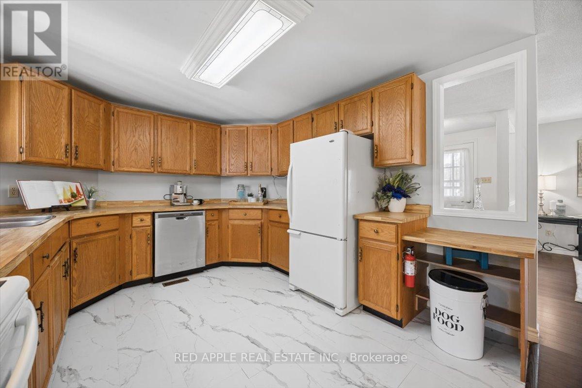 12 Belle Isle Arm, Innisfil, Ontario L9S 1N7 - Photo 18 - N13160334