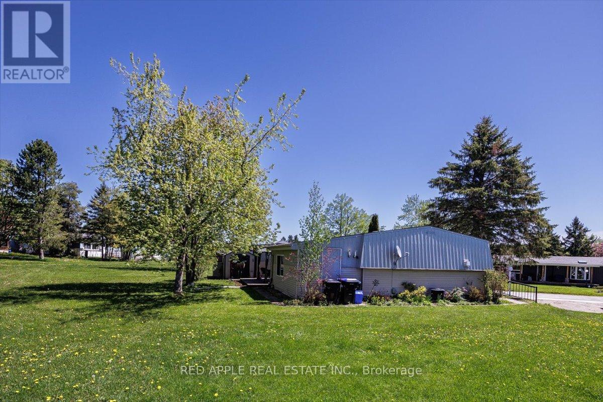 12 Belle Isle Arm, Innisfil, Ontario L9S 1N7 - Photo 4 - N13160334